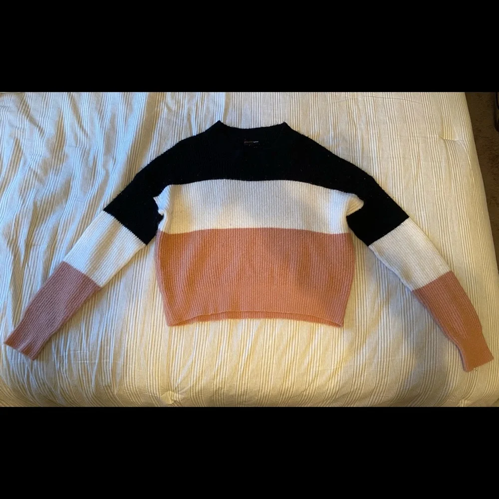 L Charlotte Russe Colorblock Sweater - Picture 1 of 2